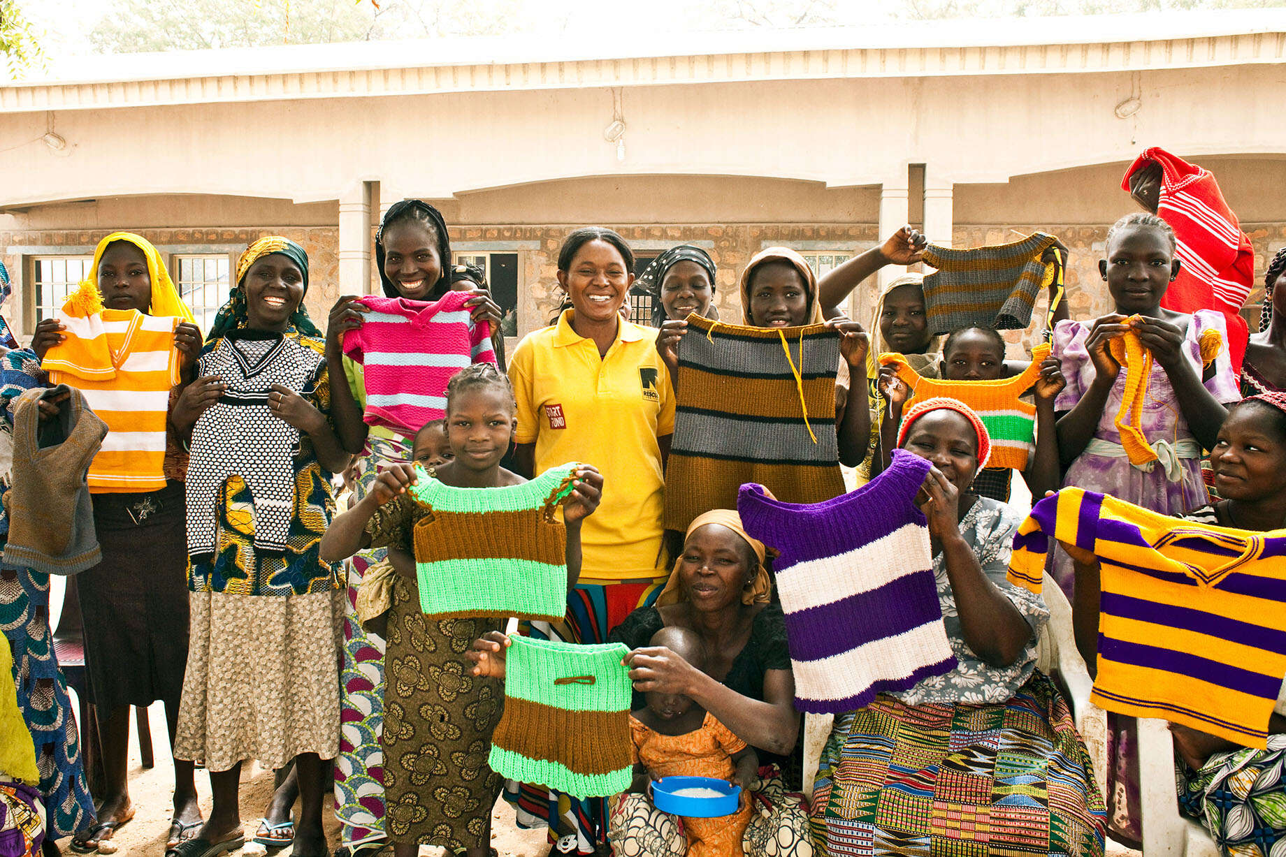 En grupp med kvinnor som delar i RESCUE:s program för självförsörjning i Nigeria. 